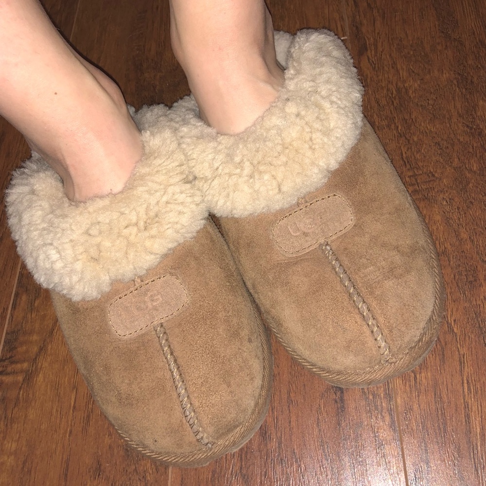 Ugg slip on shoes